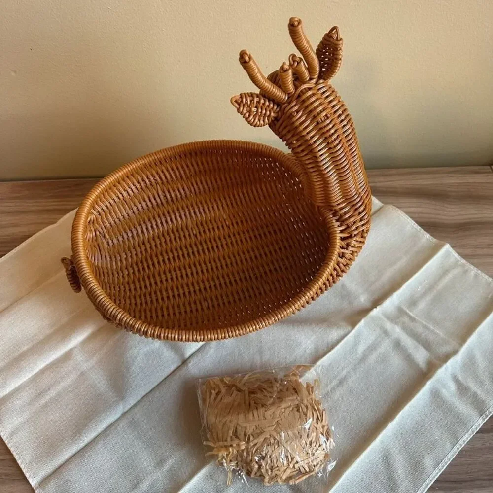 Rattan Deer Basket Reindeer Thanksgiving Holiday Gift Basket celebration decor